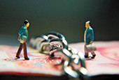 证监会：继续推进资管业务“去通道”“降杠杆”